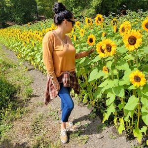 Meet your Posher, Cassandra